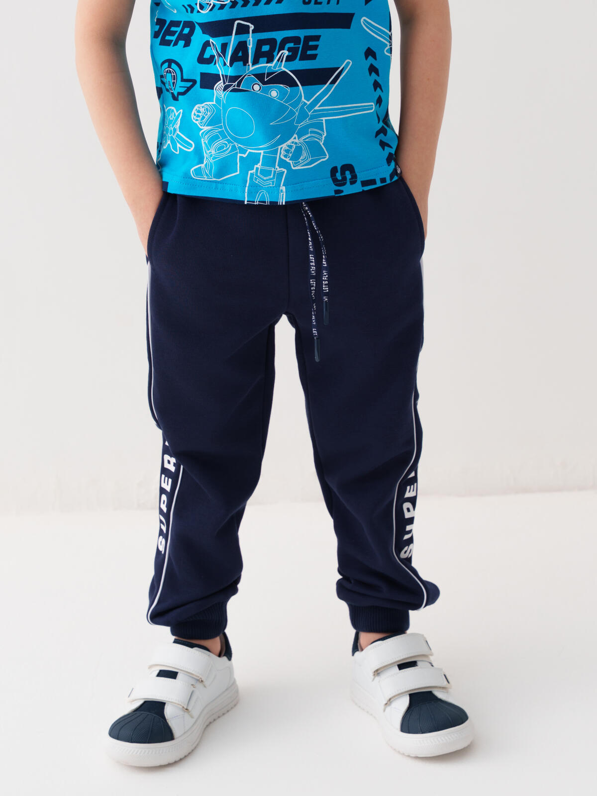 

Джоггеры детские для мальчика в садик и на прогулки, с лампасами