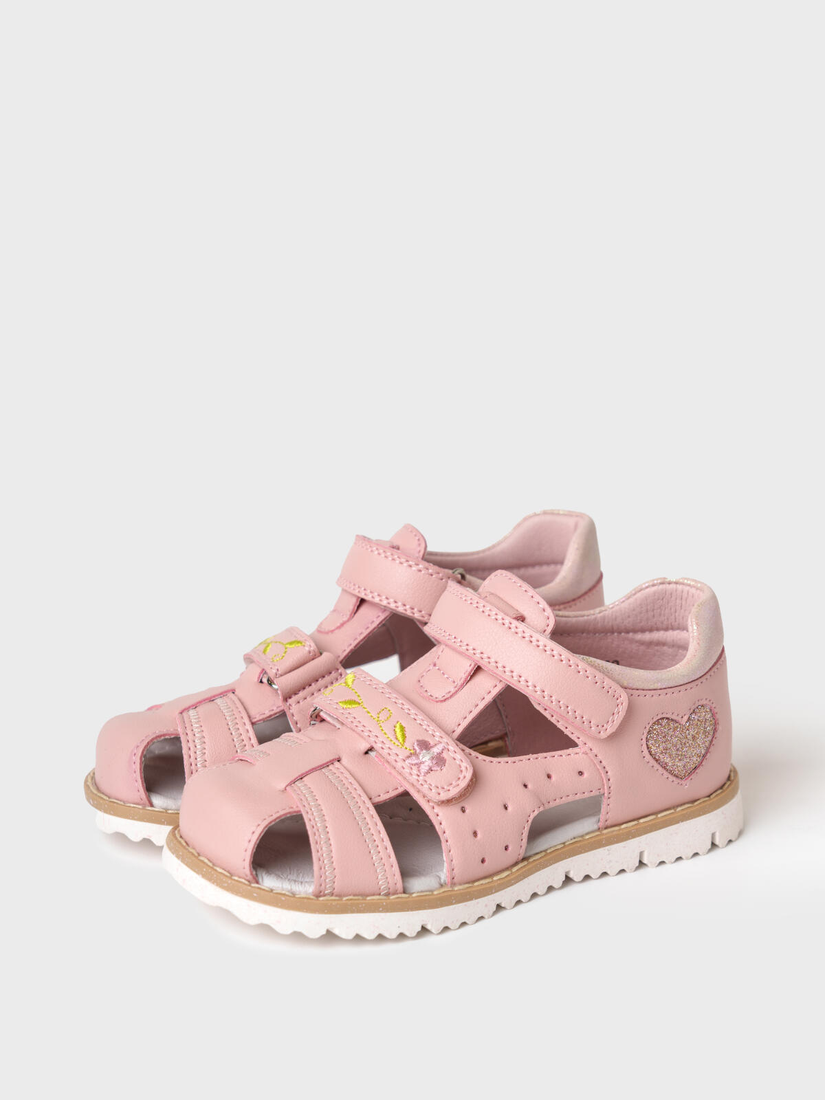 

Сандалии для девочки